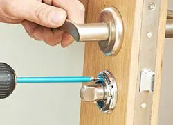 Gallery Locksmith Store Kansas City, MO 816-826-3129 Gallery Locksmith Store Kansas City, MO 816-826-3129 - 6-Lock-Repair